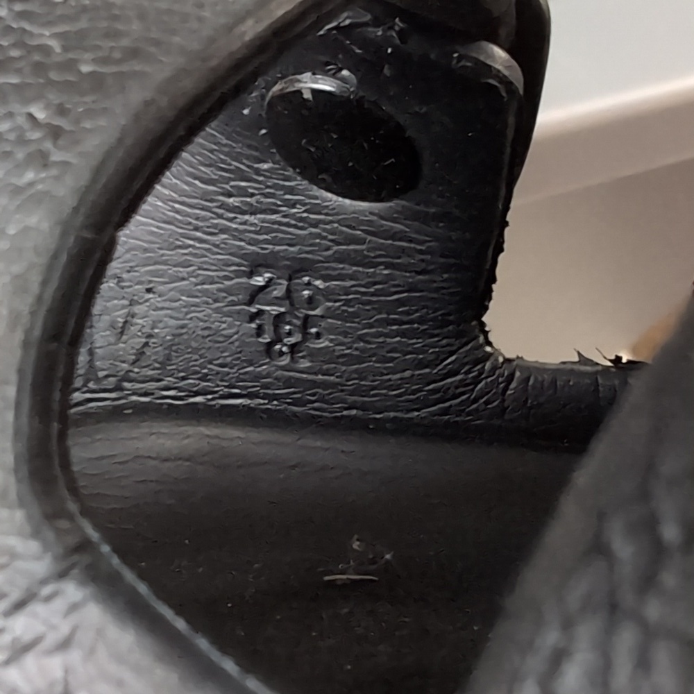 Birkenstock Milano Black Foam Sandals in Play Condition Size Kid's 8.5 - Picture 7 of 8